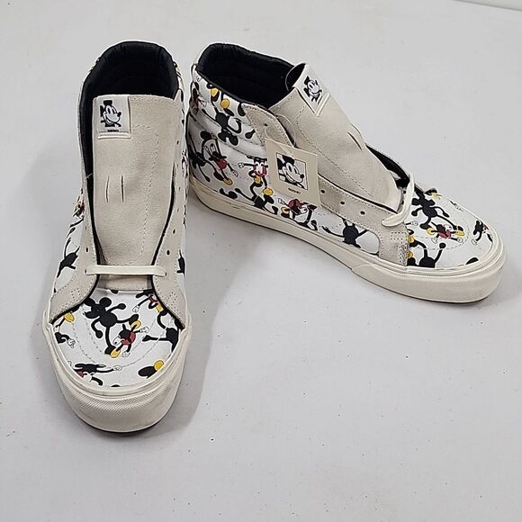 Athletic_Shoes